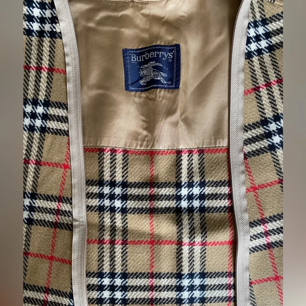 Classic Burberry Trench with Wool Removable Lining, Size 10 - Picture 13 of 16